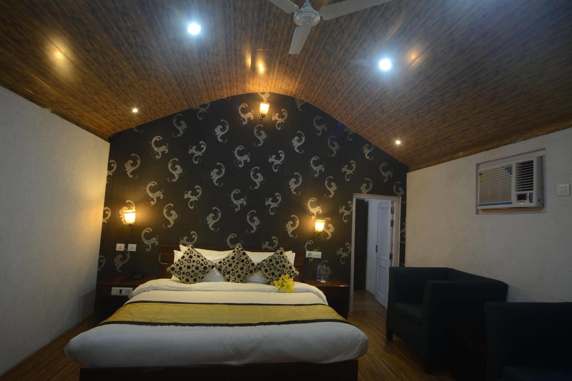 The Exotica Otel Dharamshala Dış mekan fotoğraf